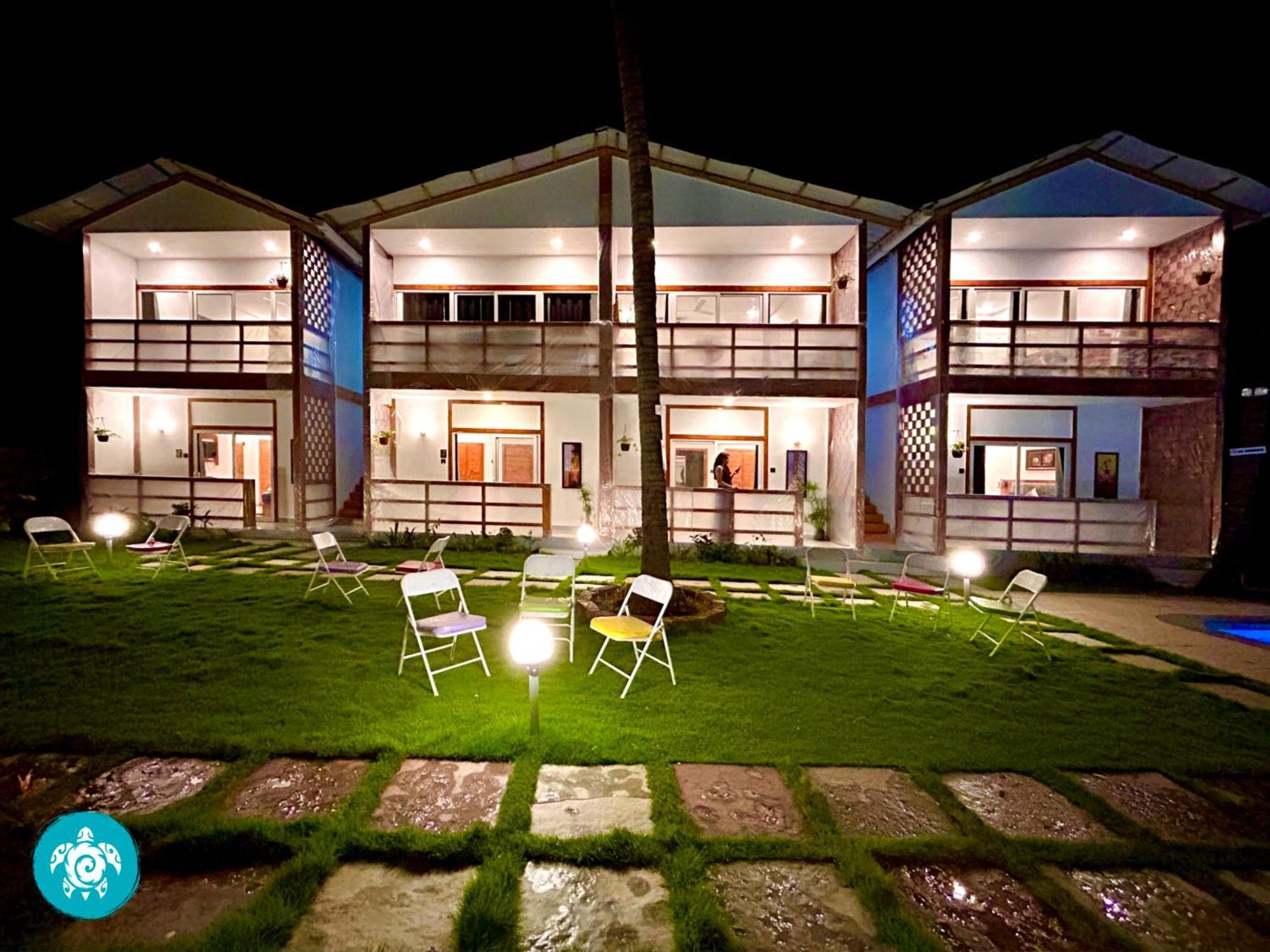 White Turtle Hotel Morjim Extérieur photo